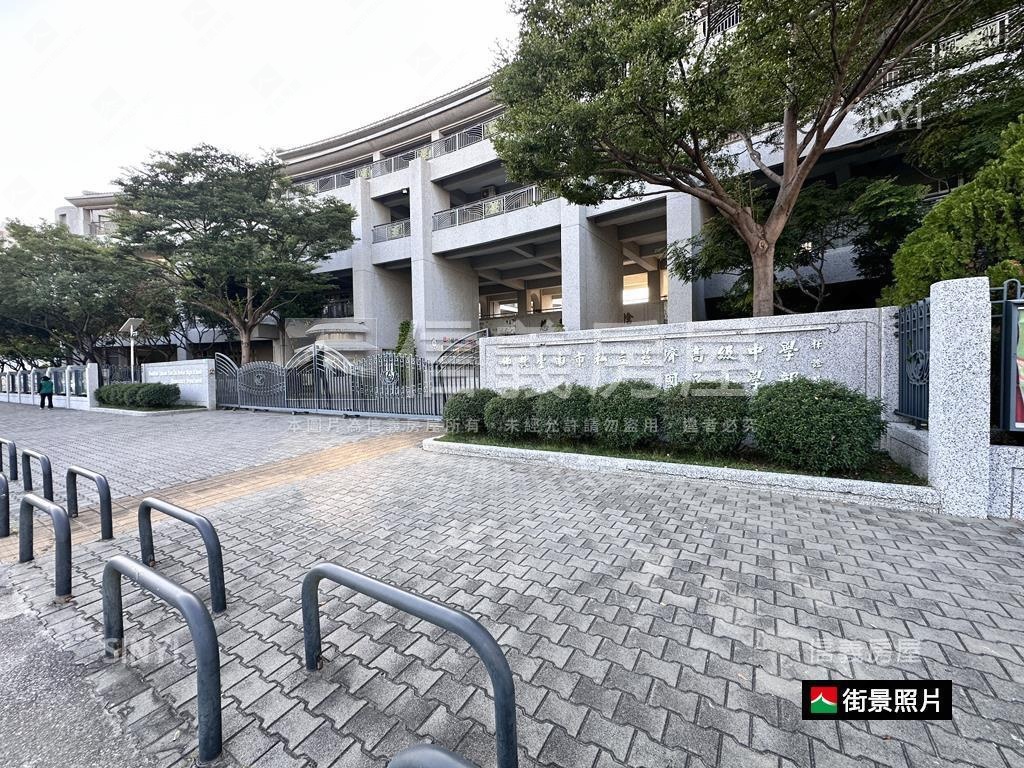 建平一街面公園朝南透店房屋室內格局與周邊環境