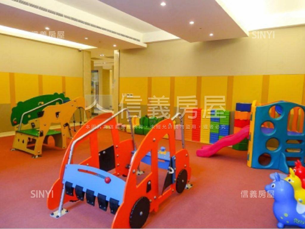 ［日升月恆］頂峰鉅作房屋室內格局與周邊環境