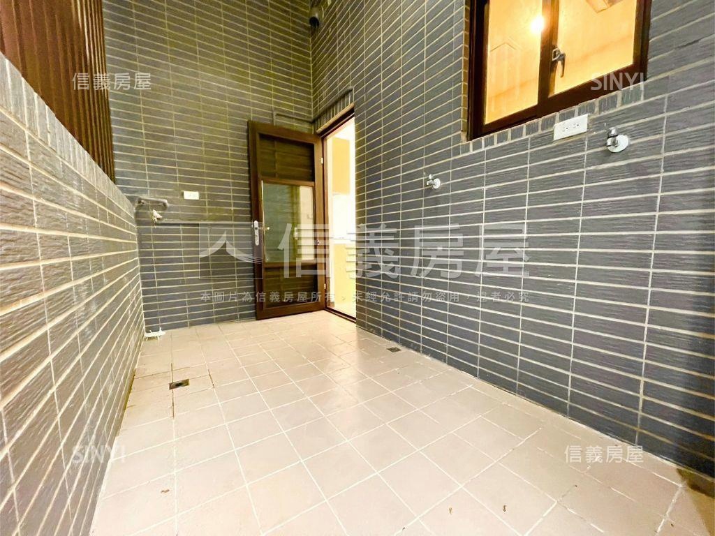 東區昕視界｜面寬角窗店面房屋室內格局與周邊環境