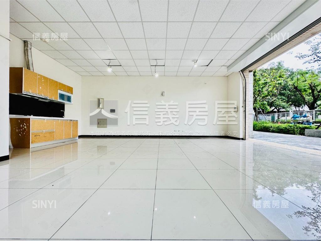 東區昕視界｜面寬角窗店面房屋室內格局與周邊環境