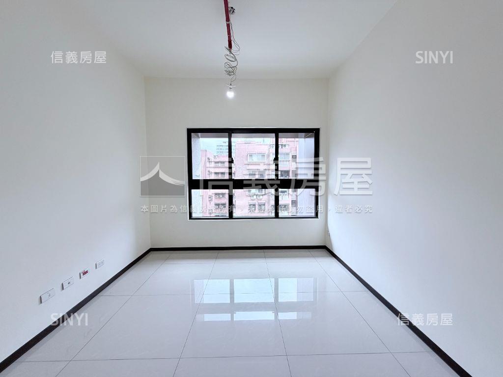 中工碧硯閣朝南三房附車位房屋室內格局與周邊環境