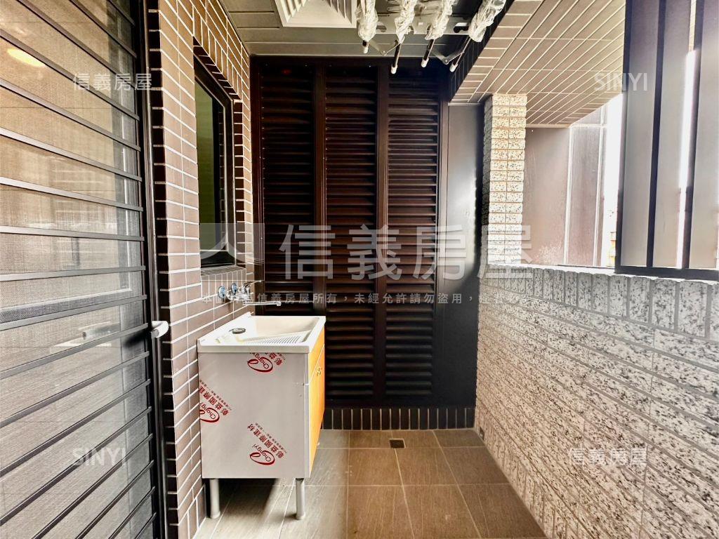 中工碧硯閣朝南三房附車位房屋室內格局與周邊環境