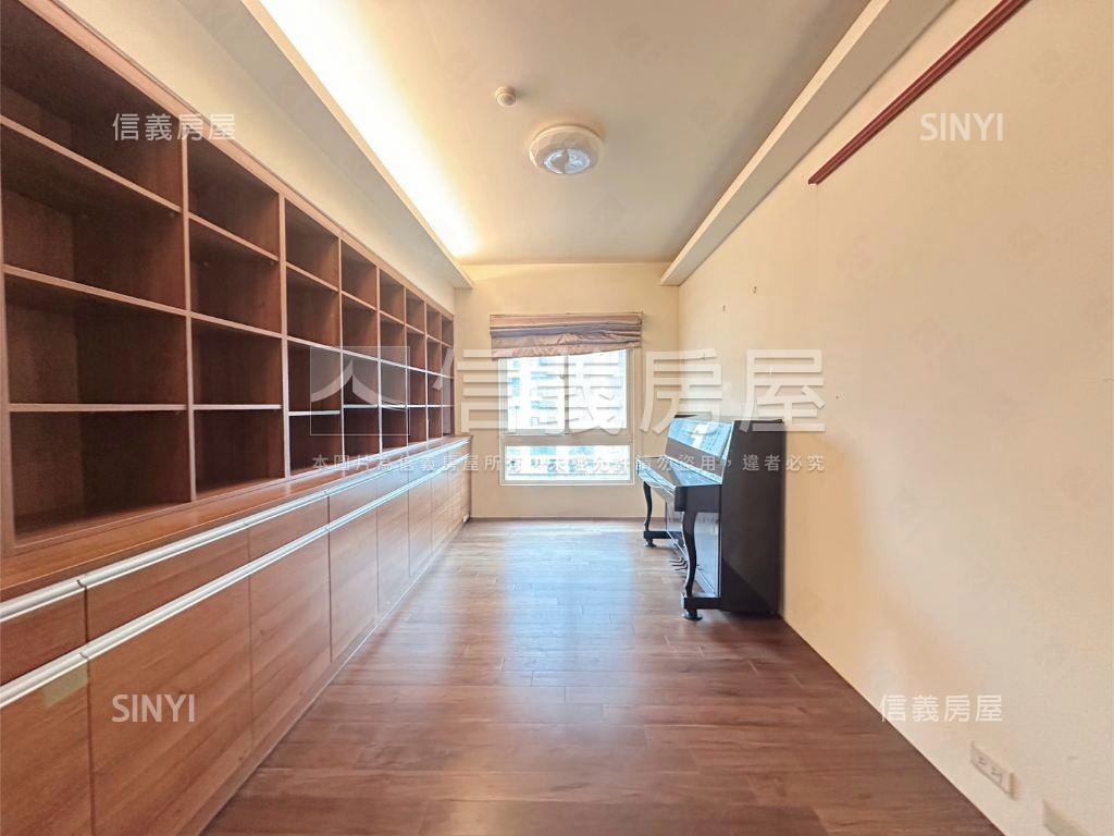 椰林大道美景四房雙車位房屋室內格局與周邊環境