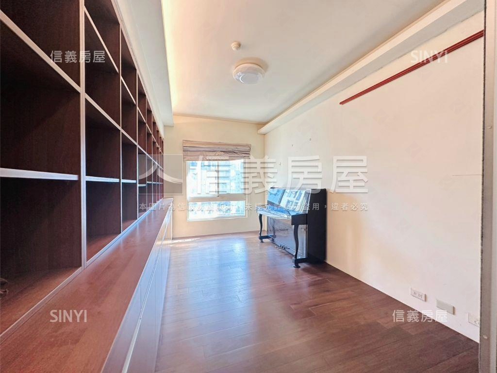 椰林大道美景四房雙車位房屋室內格局與周邊環境