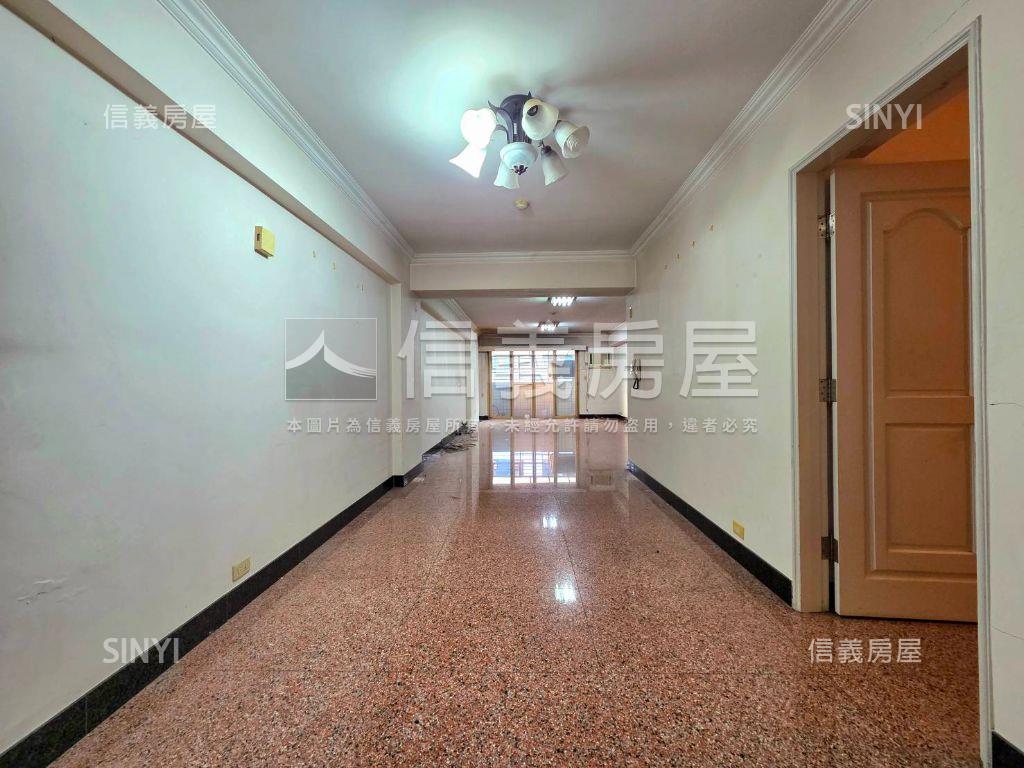 自由大廈電梯三房房屋室內格局與周邊環境