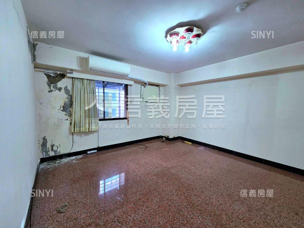 自由大廈電梯三房房屋室內格局與周邊環境