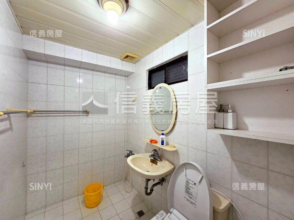 自由大廈電梯三房房屋室內格局與周邊環境