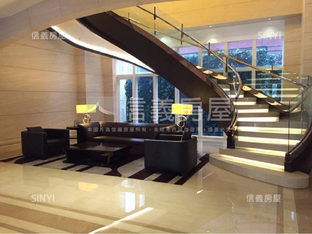 前金愛河Ｐ＆Ｔ豪宅房屋室內格局與周邊環境