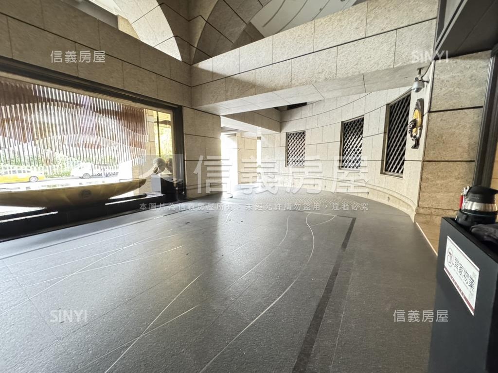 前金愛河Ｐ＆Ｔ豪宅房屋室內格局與周邊環境