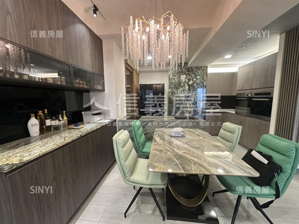 專。大城雲杉高樓奢石裝潢房屋室內格局與周邊環境