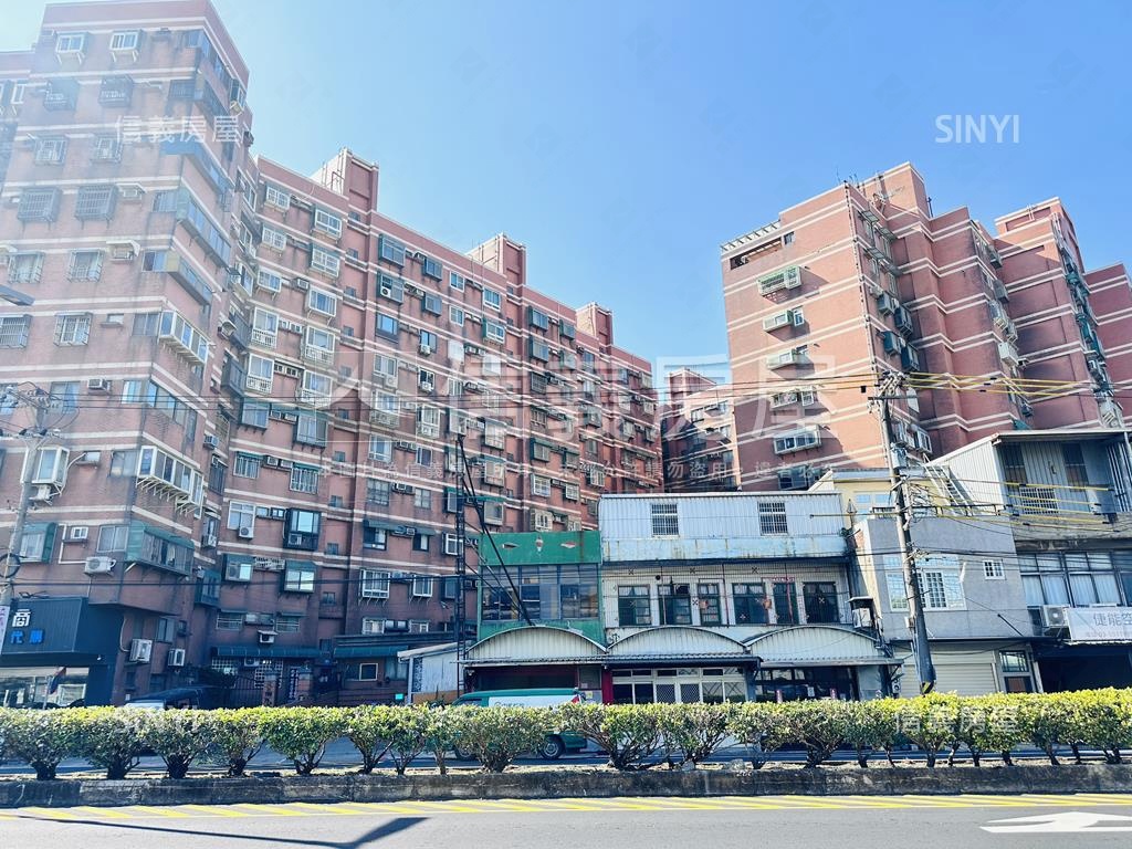 專委翡翠森林３房車位房屋室內格局與周邊環境