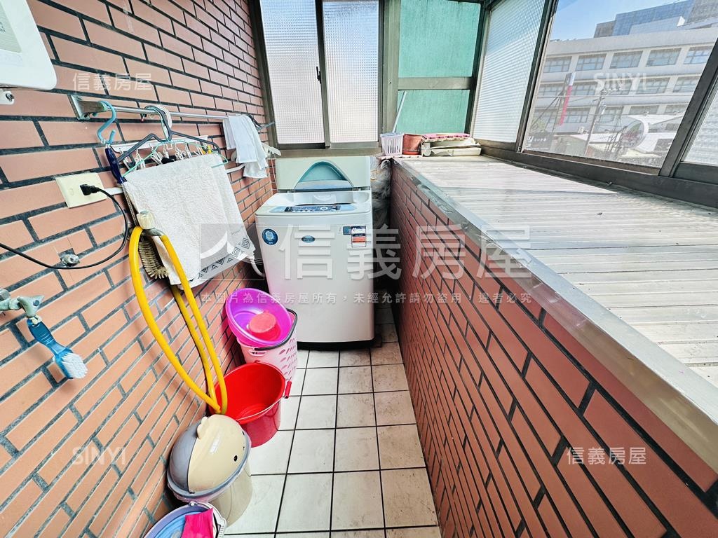 專委翡翠森林３房車位房屋室內格局與周邊環境