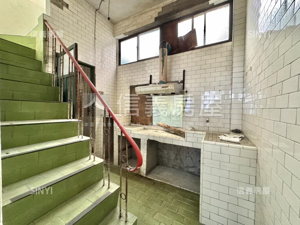 文化中心四維五福商五透天房屋室內格局與周邊環境