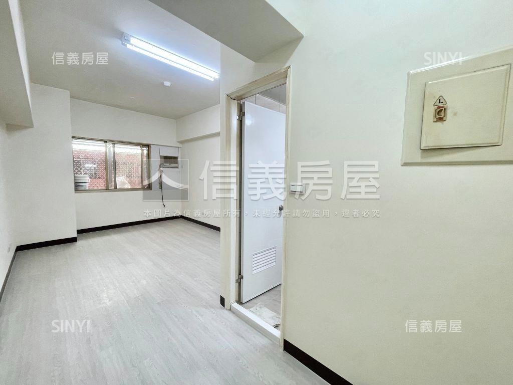 有整理套房房屋室內格局與周邊環境