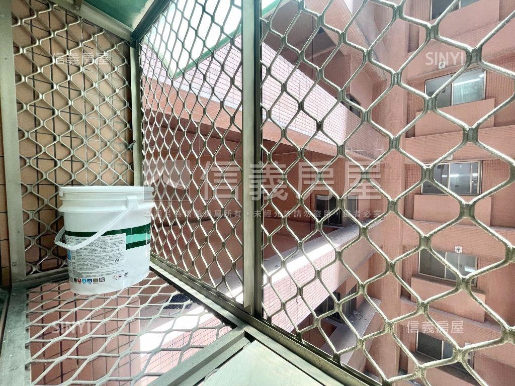 有整理套房房屋室內格局與周邊環境