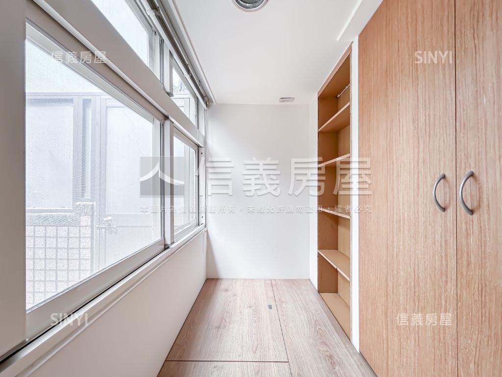 台北水都挑高一樓大空間房屋室內格局與周邊環境