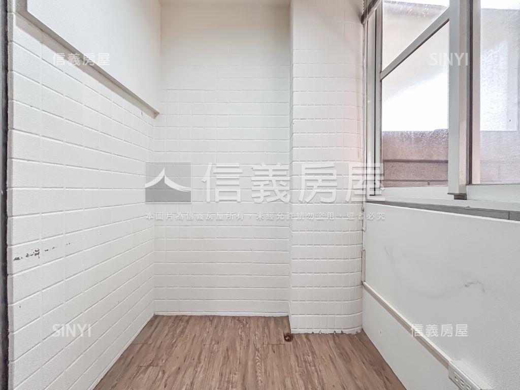 台北水都挑高一樓大空間房屋室內格局與周邊環境