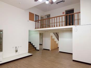 台北水都挑高一樓大空間