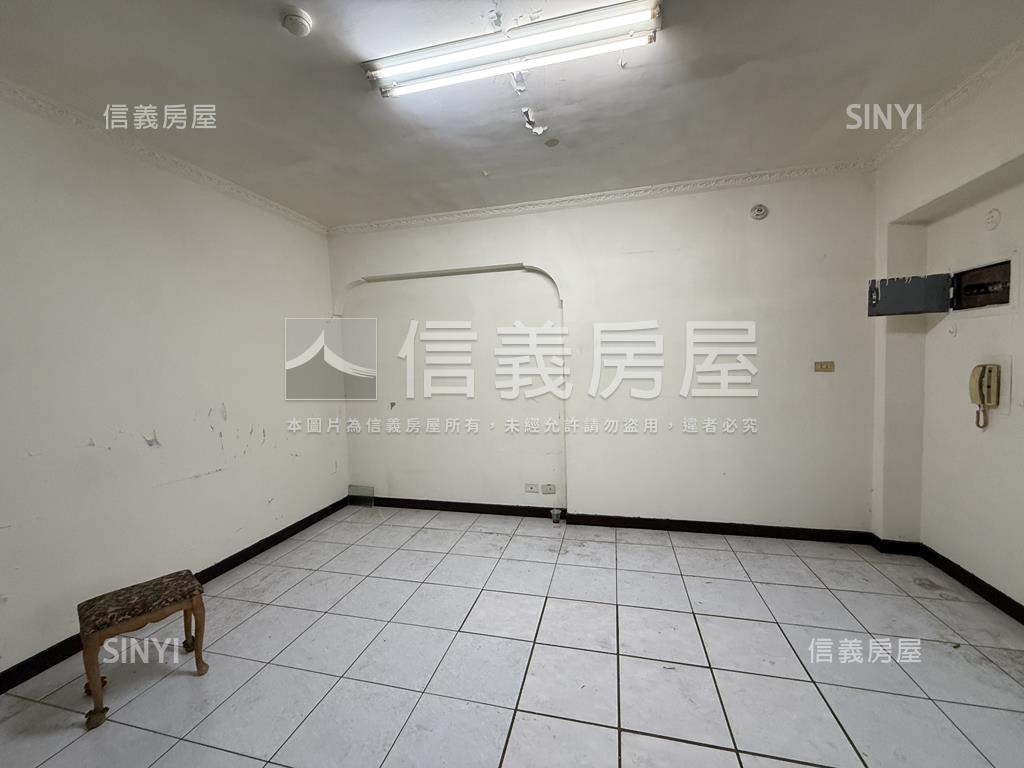 明德路邊間大空間房屋室內格局與周邊環境