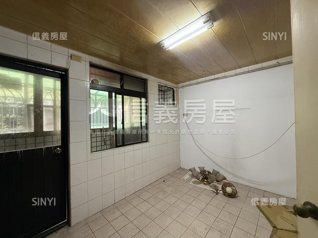 明德路邊間大空間房屋室內格局與周邊環境