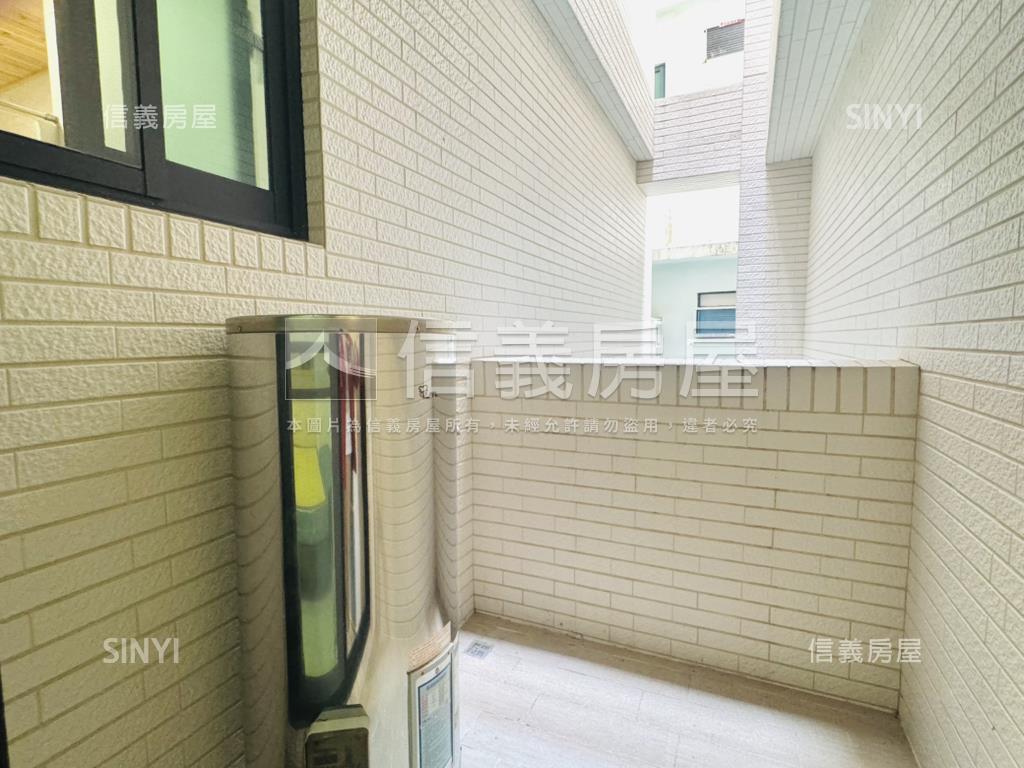 日東昇約６年精緻兩房平車房屋室內格局與周邊環境