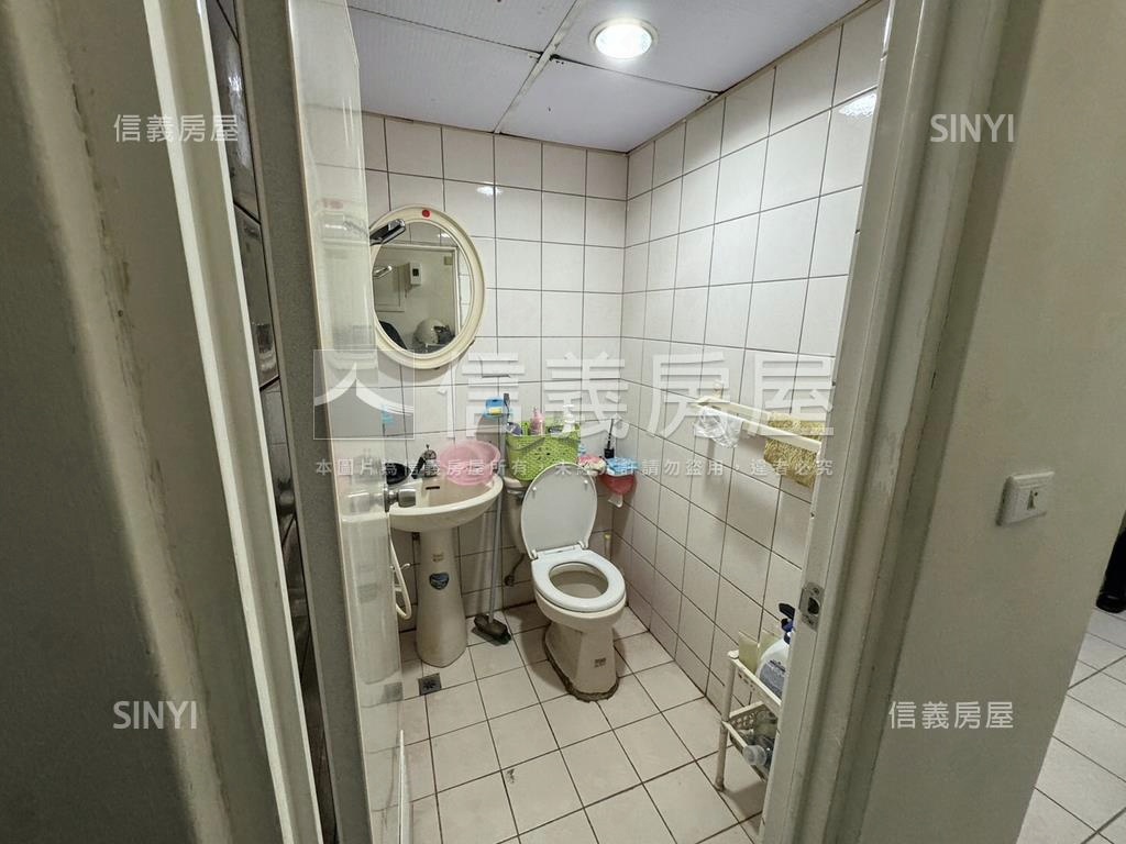 近東海瑞聯邊間美套Ｂ房屋室內格局與周邊環境