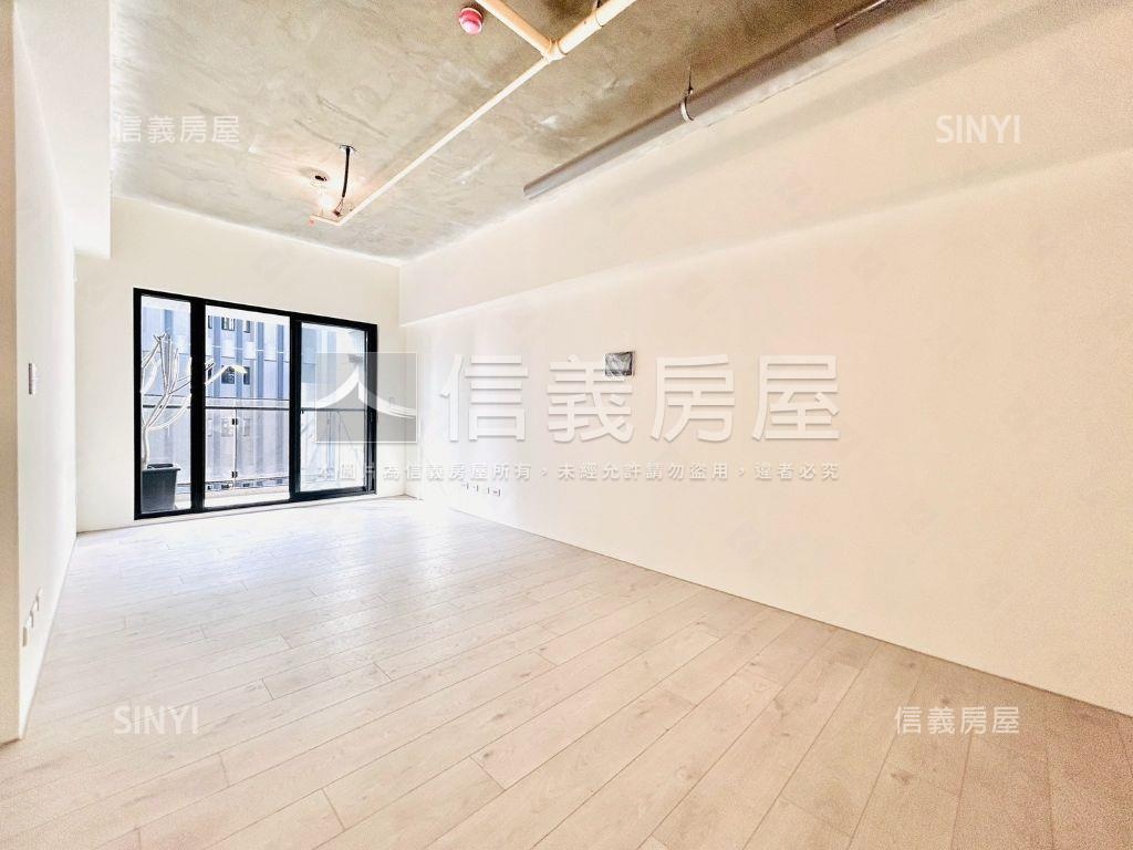 潮尚居全新未住房屋室內格局與周邊環境