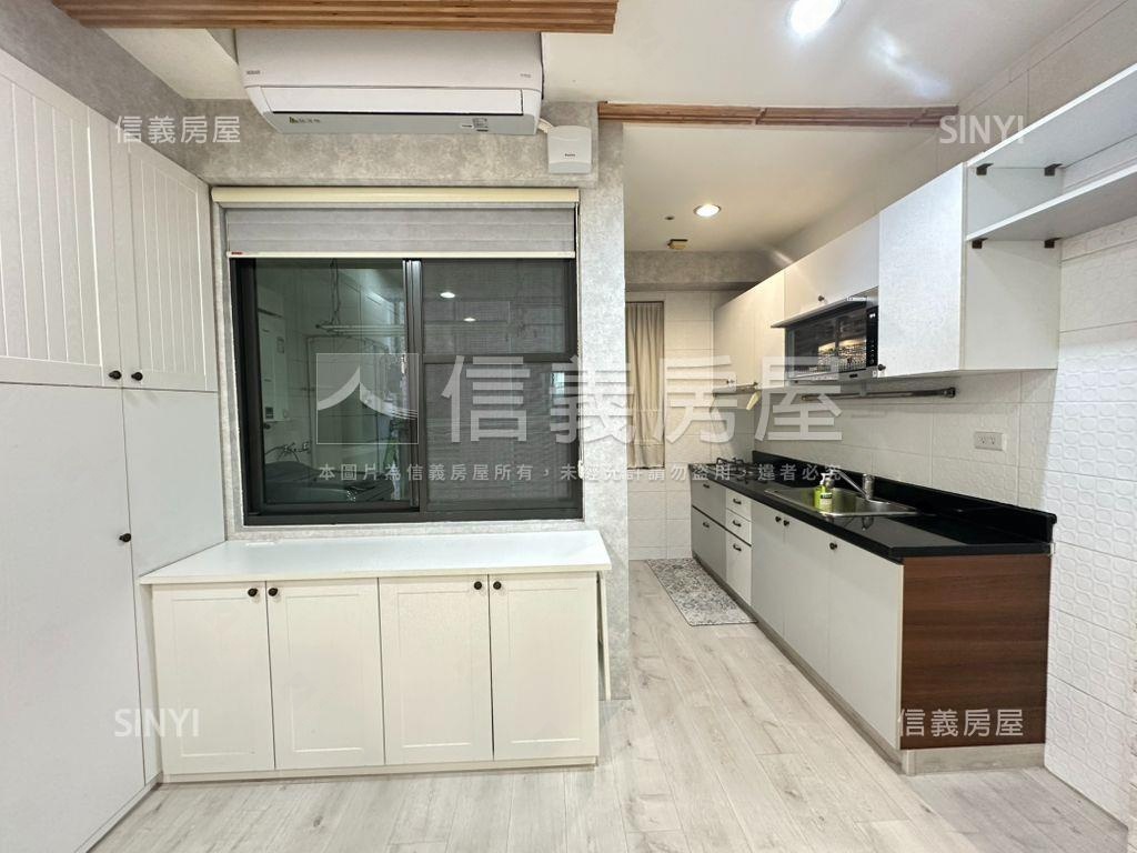 凹子底捷運學區百貨三房房屋室內格局與周邊環境