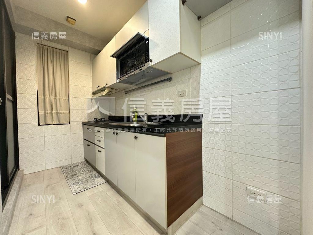 凹子底捷運學區百貨三房房屋室內格局與周邊環境
