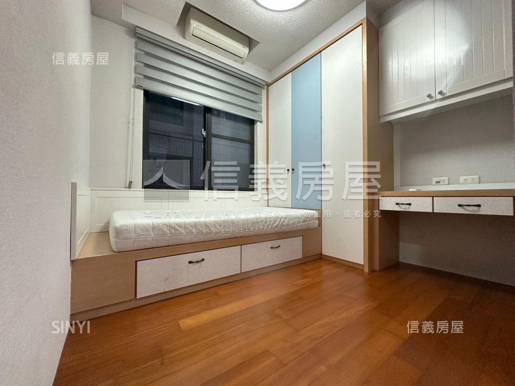 凹子底捷運學區百貨三房房屋室內格局與周邊環境