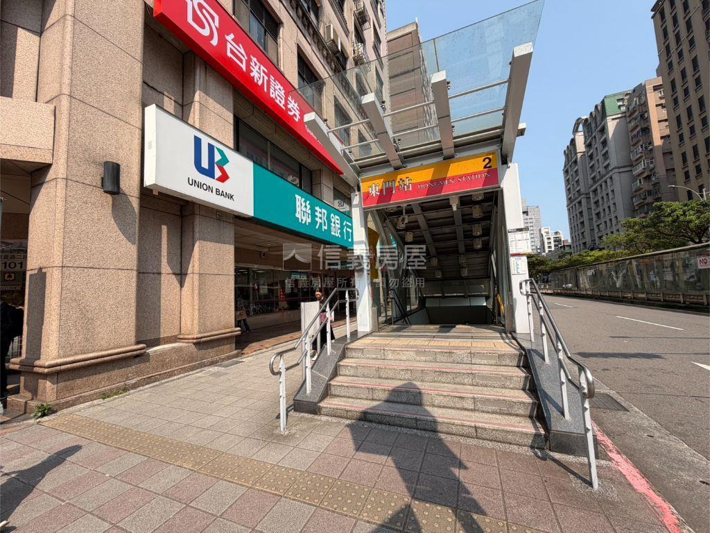 地上權Ω東門低總價三樓房屋室內格局與周邊環境