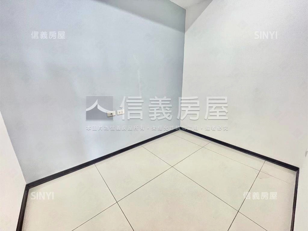 近捷運＠長群享享日荷房屋室內格局與周邊環境