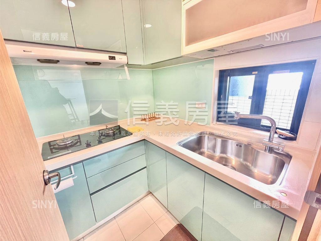 近捷運＠長群享享日荷房屋室內格局與周邊環境