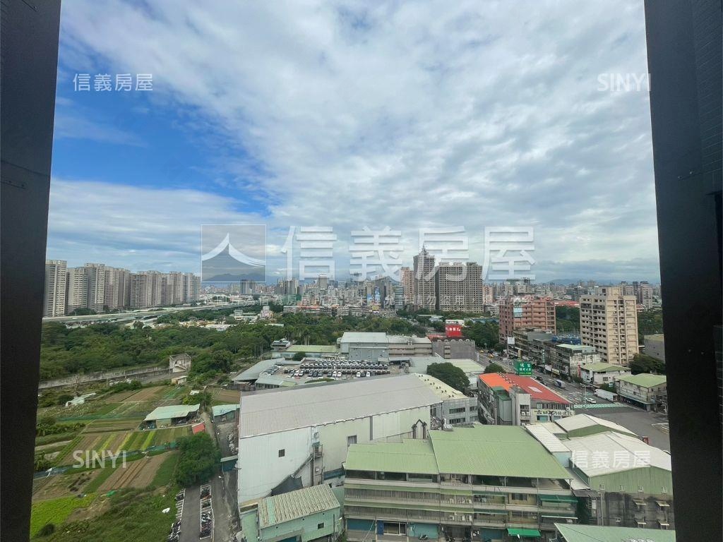 近捷運＠長群享享日荷房屋室內格局與周邊環境