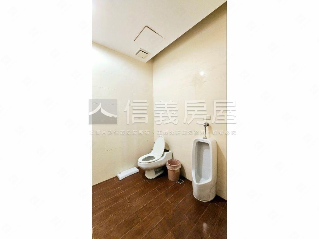 捷運次頂樓大３房帶坡平車房屋室內格局與周邊環境