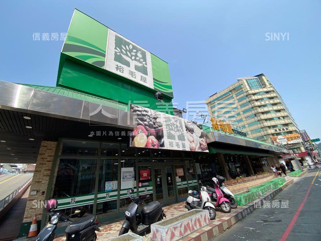 公益路旁８米大面寬店面房屋室內格局與周邊環境