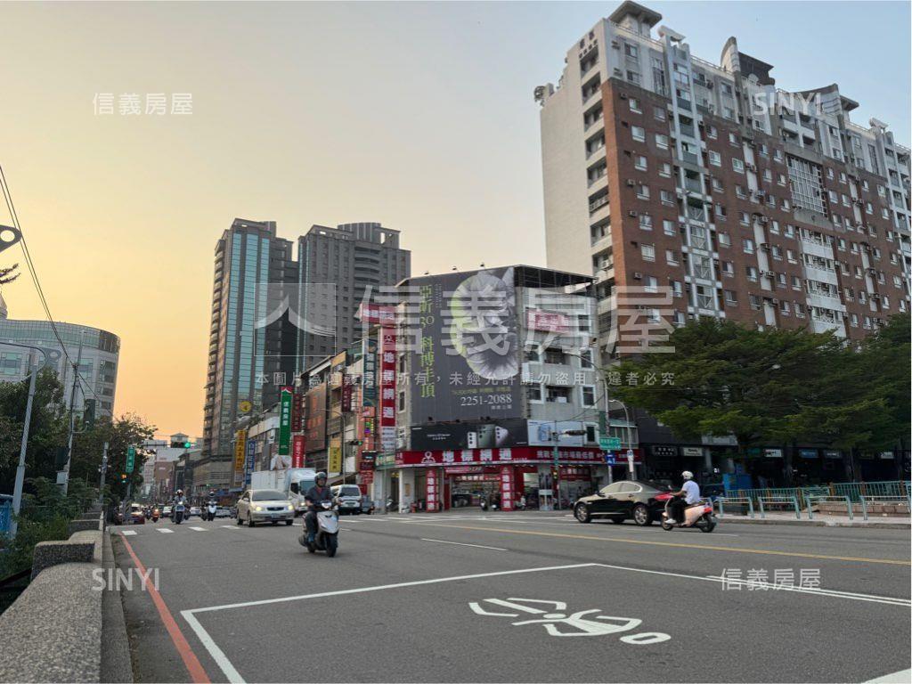 公益路旁８米大面寬店面房屋室內格局與周邊環境