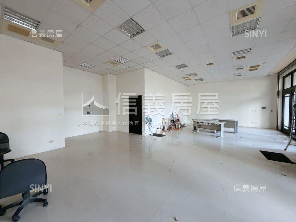 Ａ１元利挑高面寬店面房屋室內格局與周邊環境