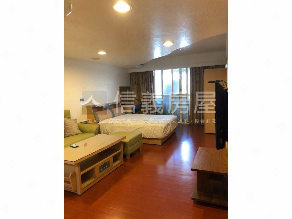 稀有電梯華廈出租三套房屋室內格局與周邊環境