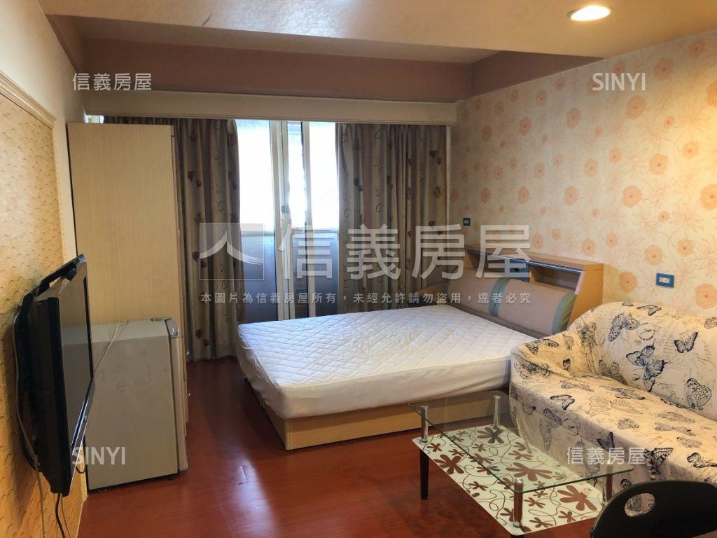 稀有電梯華廈出租三套房屋室內格局與周邊環境