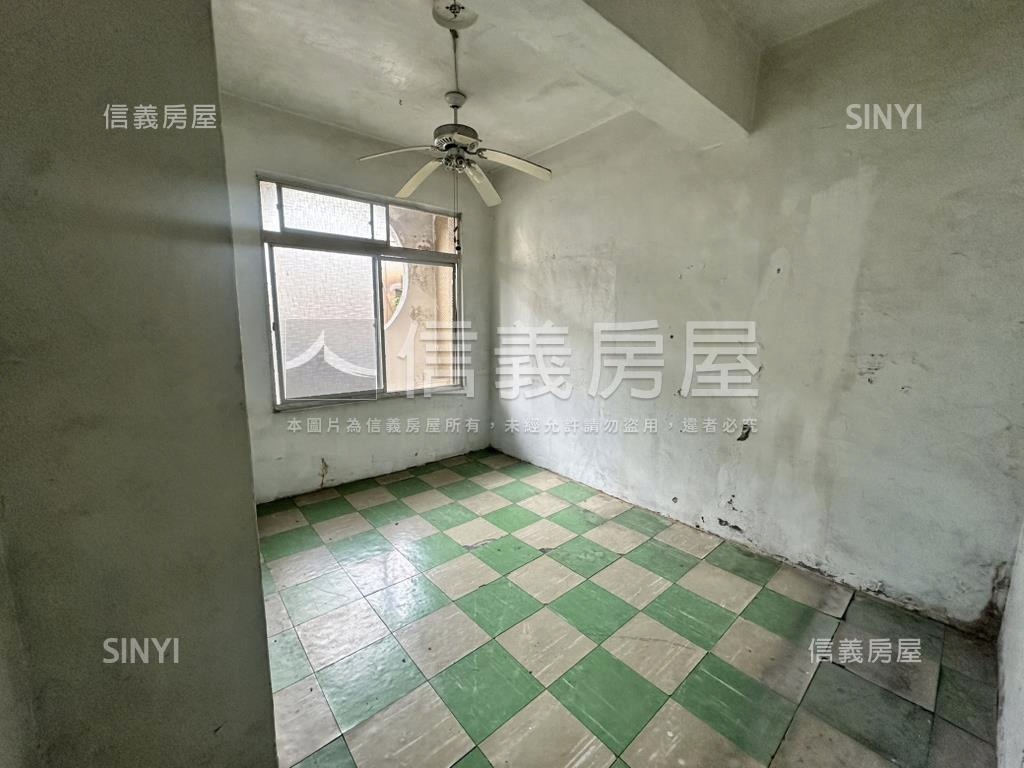低總價近捷運兩房房屋室內格局與周邊環境
