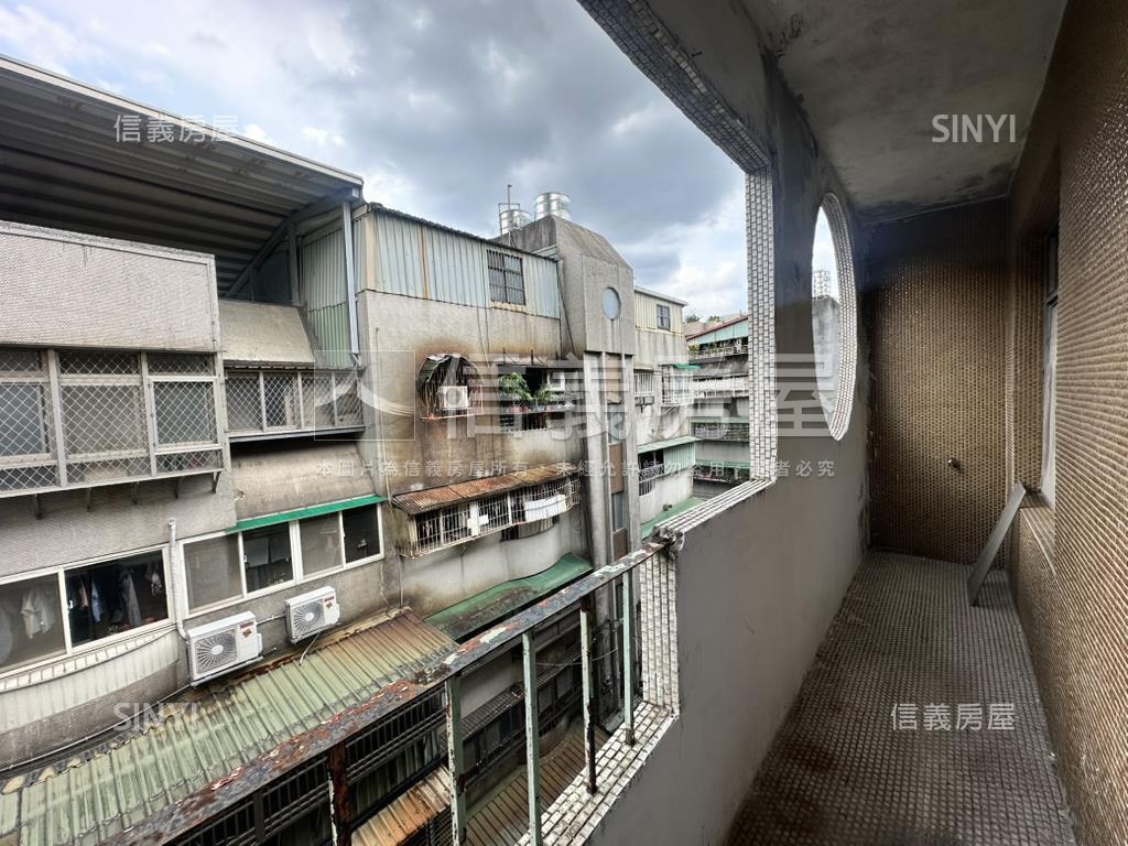 低總價近捷運兩房房屋室內格局與周邊環境