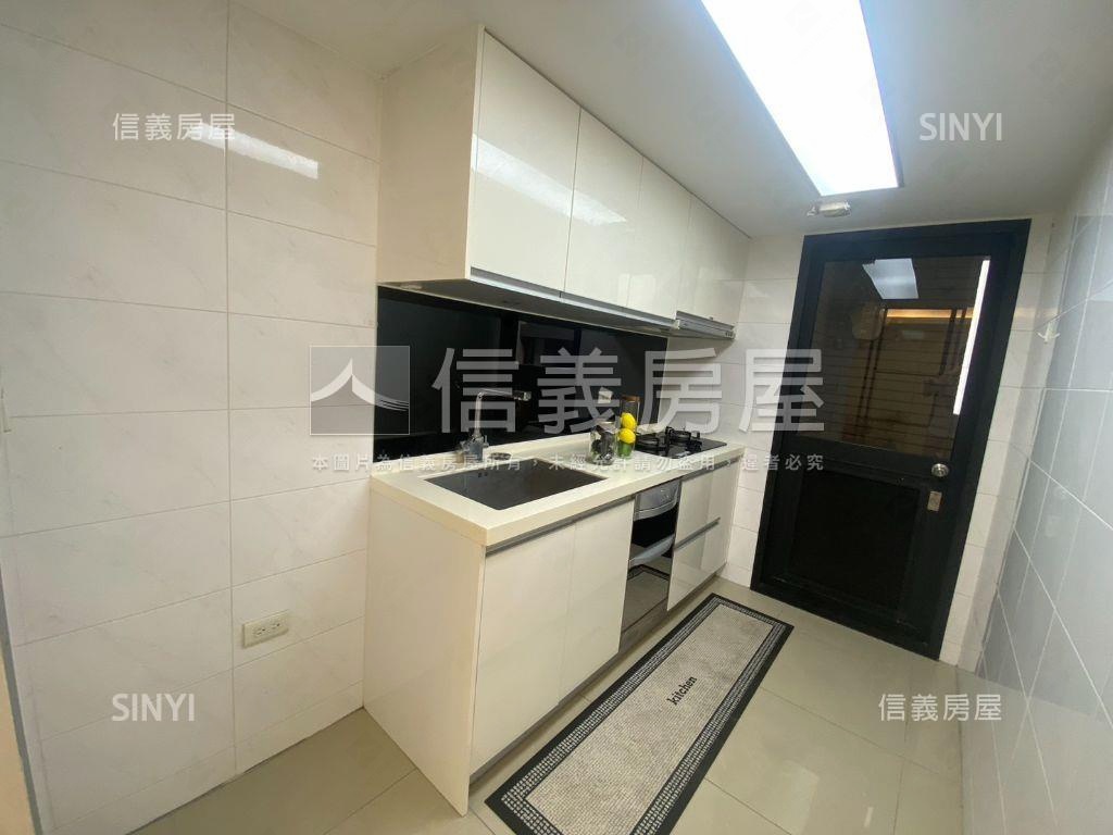 佳福皇璽精裝潢三房房屋室內格局與周邊環境