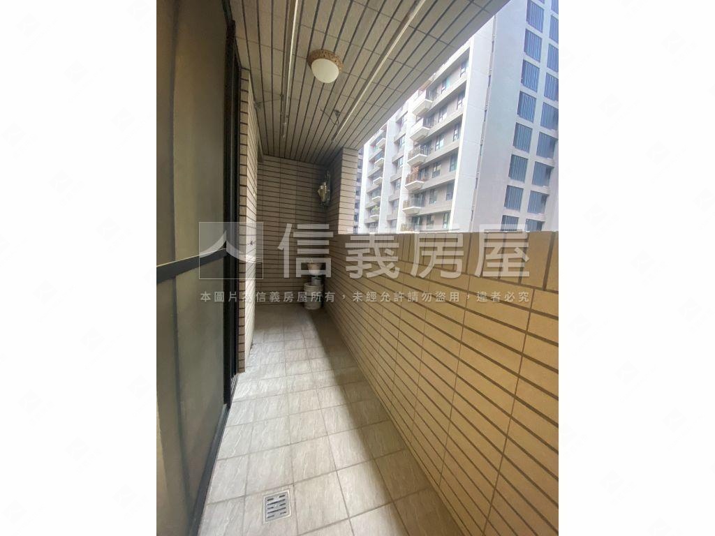 佳福皇璽精裝潢三房房屋室內格局與周邊環境