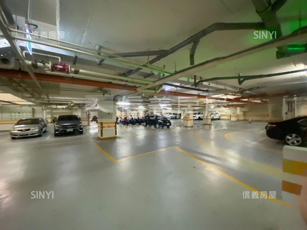 佳福皇璽精裝潢三房房屋室內格局與周邊環境