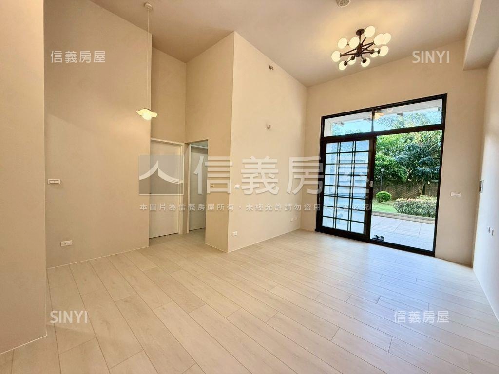 內壢．挑高絕美兩房車位房屋室內格局與周邊環境