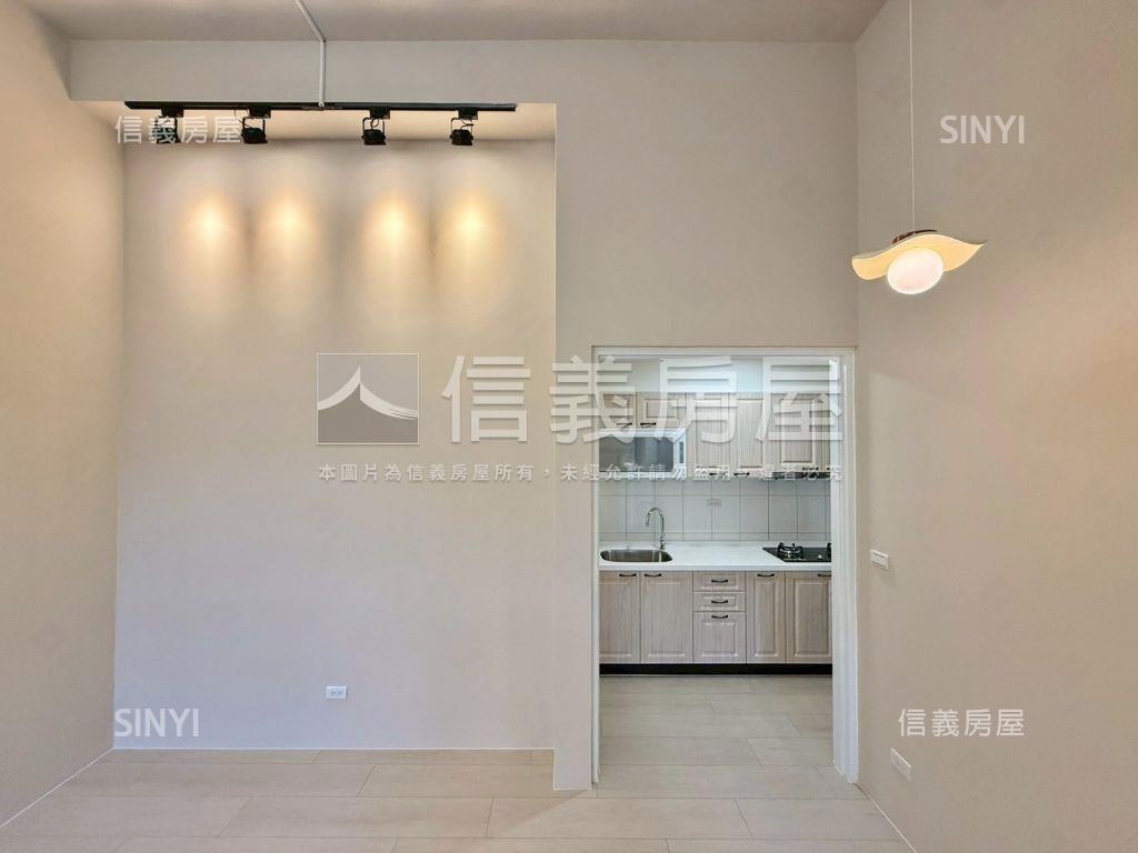 內壢．挑高絕美兩房車位房屋室內格局與周邊環境