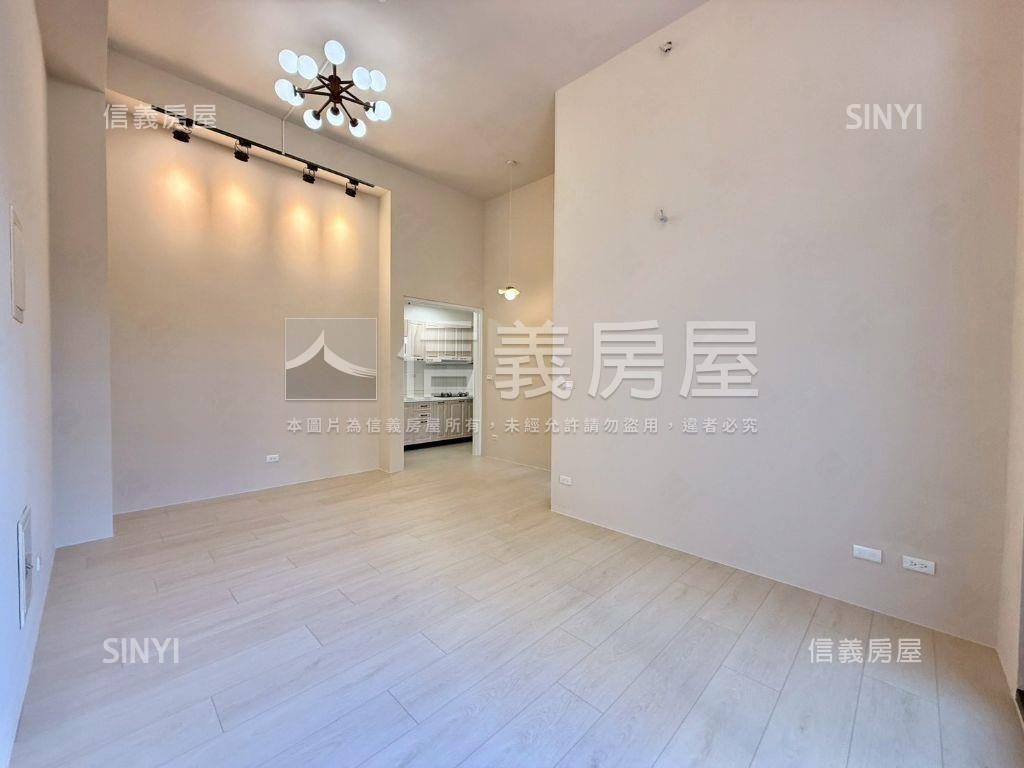 內壢．挑高絕美兩房車位房屋室內格局與周邊環境