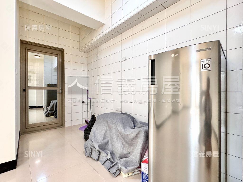 新整理愛河戀採光兩房車位房屋室內格局與周邊環境