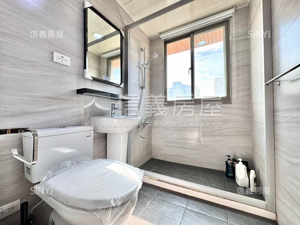 新整理愛河戀採光兩房車位房屋室內格局與周邊環境